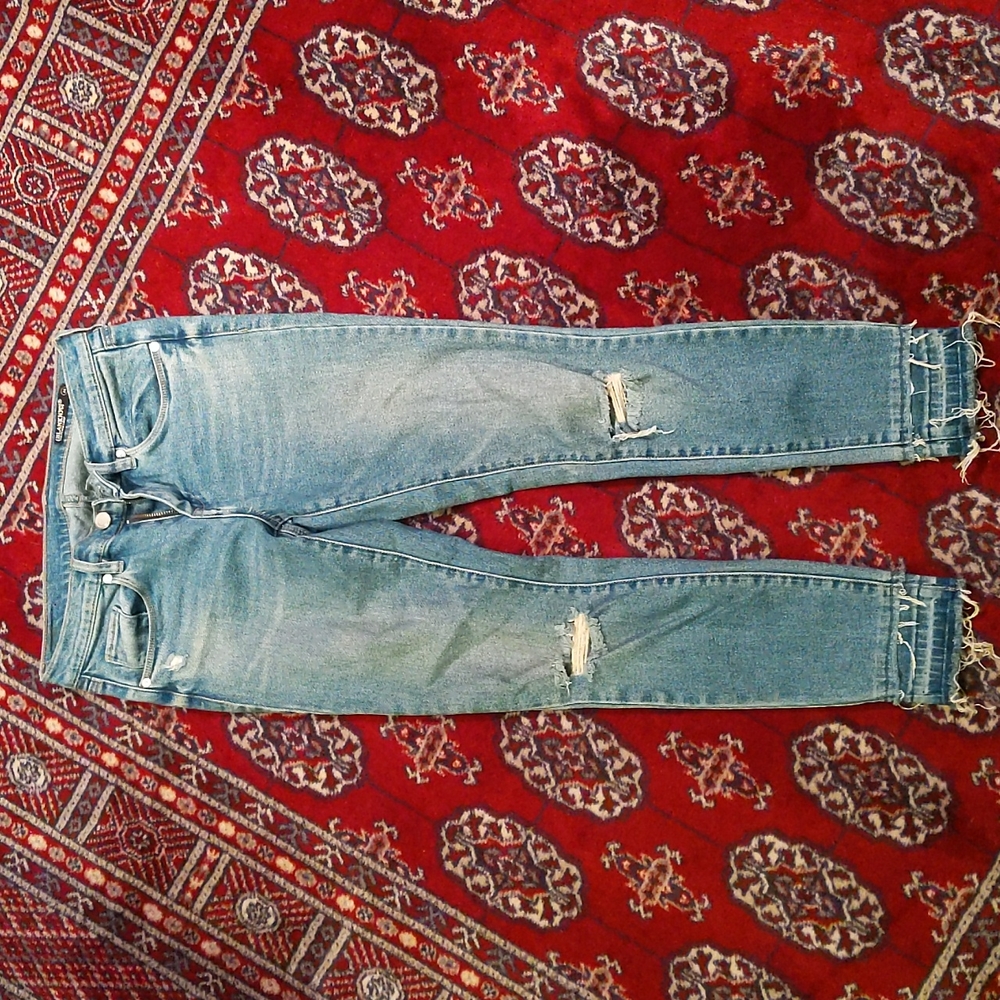 Blank NYC distressed skinny crop jeans